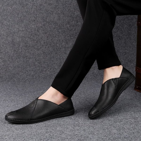 Casual Leather Shoes One Foot Stirrup Lazy Bean Shoes Soft Bottom Leather Shoes Men