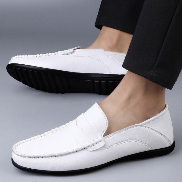 Men's Casual Leather Shoes Large Size Trendy Fashion Soft Bean Shoes Low Top Men's Shoes